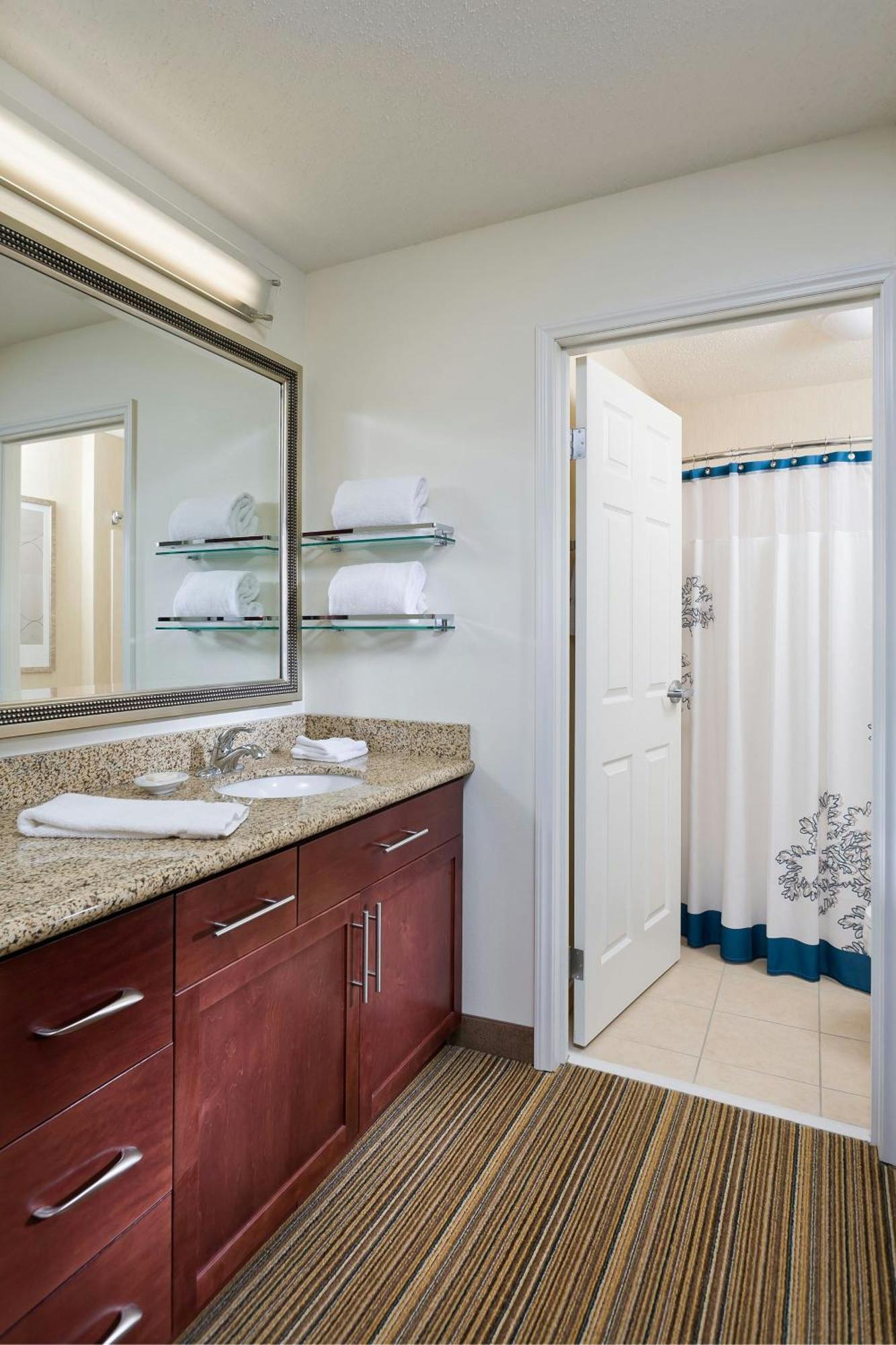 Residence Inn By Marriott Houston The Woodlands/Lake Front Circle Eksteriør billede